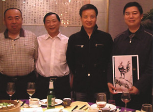 与泰安市委书记杨鲁豫，著名歌唱家闫维文